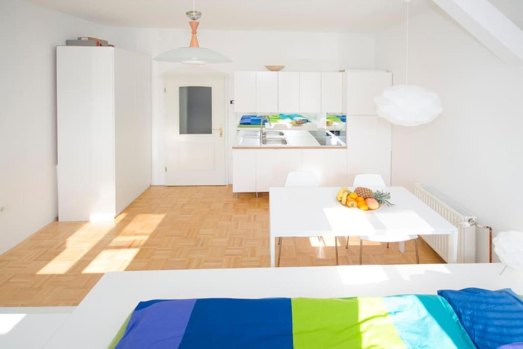 The Cute, Sunny Apartment In The Center +P Любляна Екстериор снимка